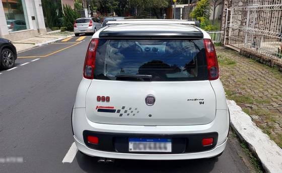 FIAT UNO 1.4 SPORTING 8V FLEX 4P MANUAL